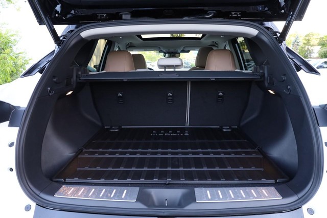 Nissan Murano Vehicle Full-screen Gallery Image 7