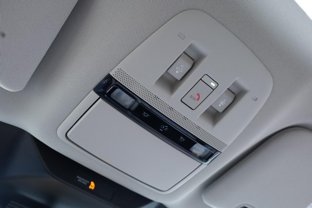 Nissan Murano Vehicle Full-screen Gallery Image 21