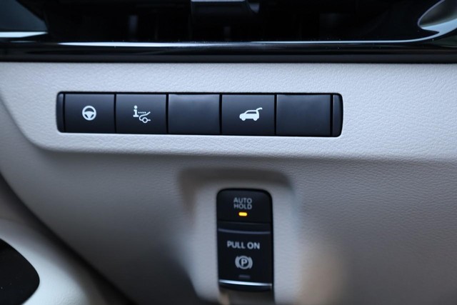 Nissan Murano Vehicle Full-screen Gallery Image 24