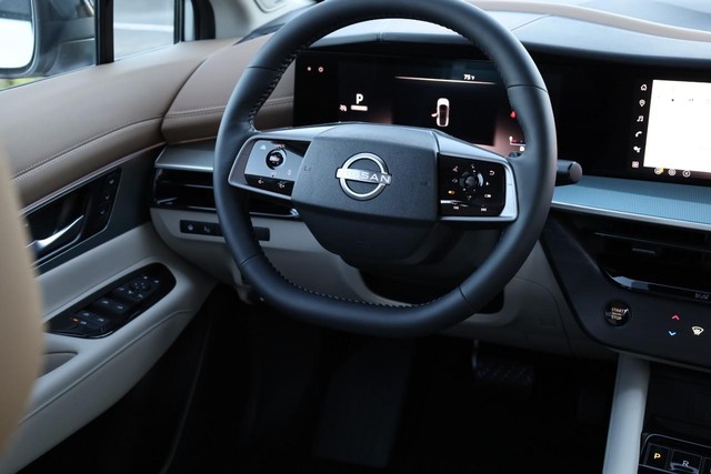 Nissan Murano Vehicle Full-screen Gallery Image 30