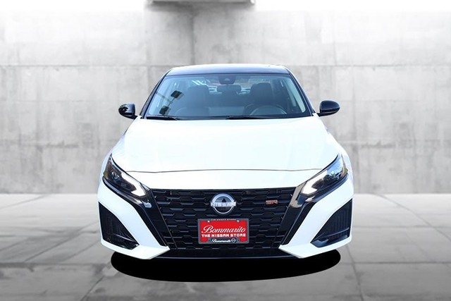 Nissan Altima Vehicle Image 04