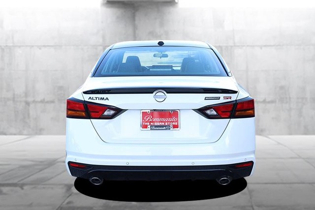 Nissan Altima Vehicle Image 06