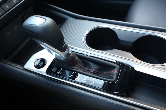 Nissan Altima Vehicle Image 16