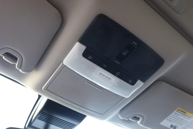 Nissan Altima Vehicle Image 17
