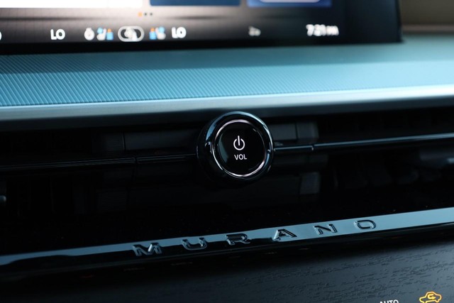 Nissan Murano Vehicle Image 17