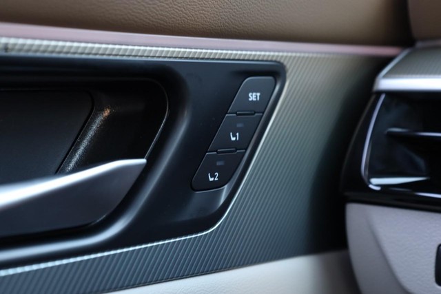 Nissan Murano Vehicle Image 23
