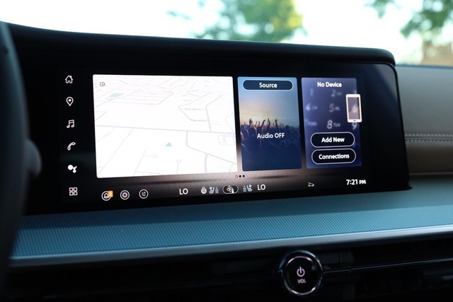 Nissan Murano Vehicle Image 14