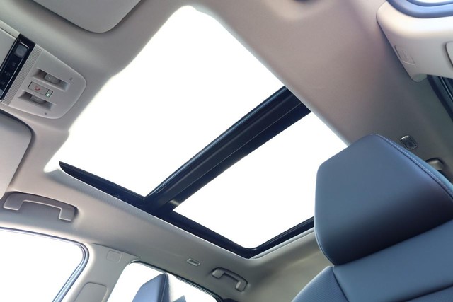 Nissan Murano Vehicle Image 09