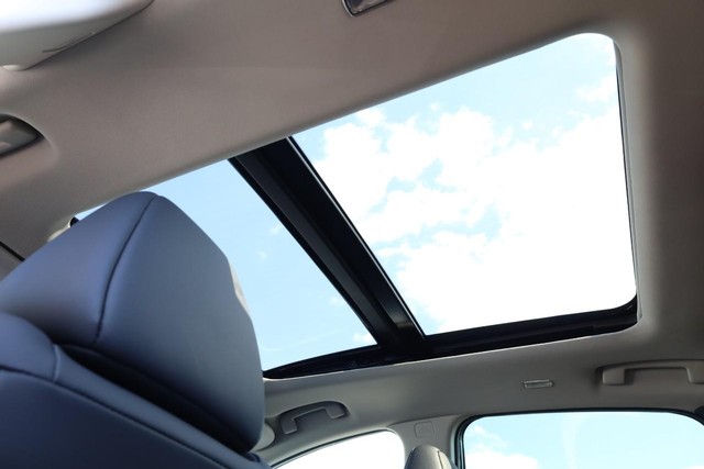 Nissan Murano Vehicle Image 10