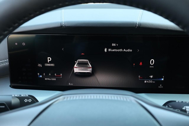 Nissan Murano Vehicle Image 12