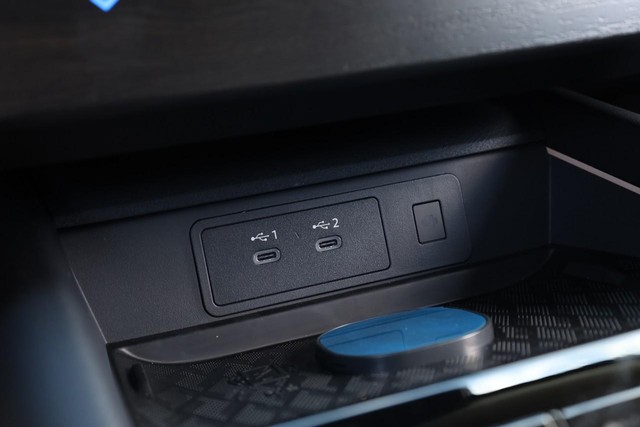 Nissan Murano Vehicle Image 18