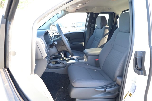 Nissan Frontier Vehicle Image 08