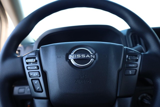 Nissan Frontier Vehicle Image 09