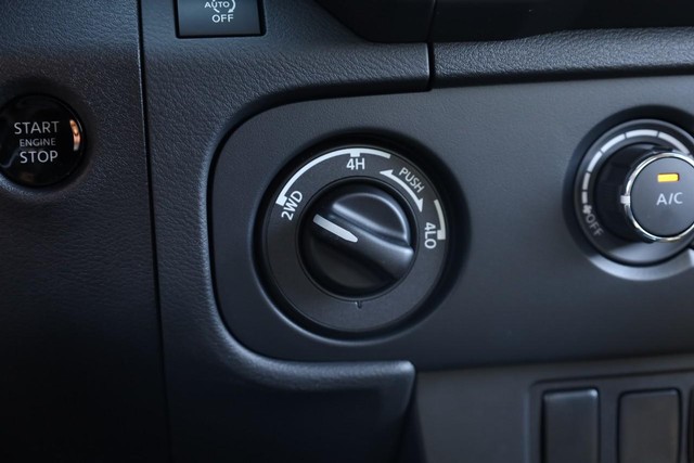 Nissan Frontier Vehicle Image 15