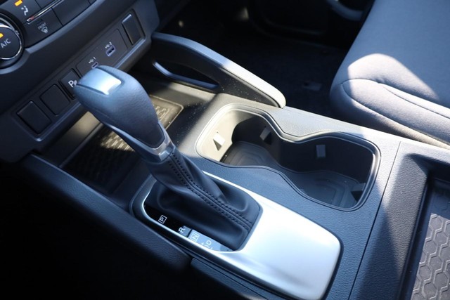 Nissan Frontier Vehicle Image 16