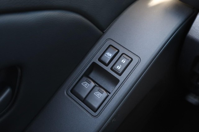 Nissan Frontier Vehicle Image 18