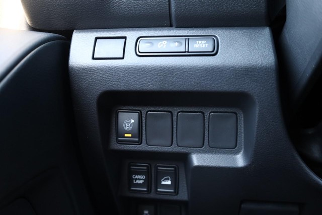 Nissan Frontier Vehicle Image 19