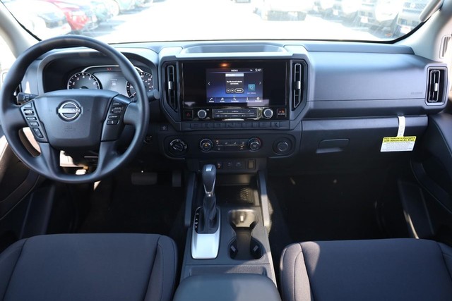 Nissan Frontier Vehicle Image 22