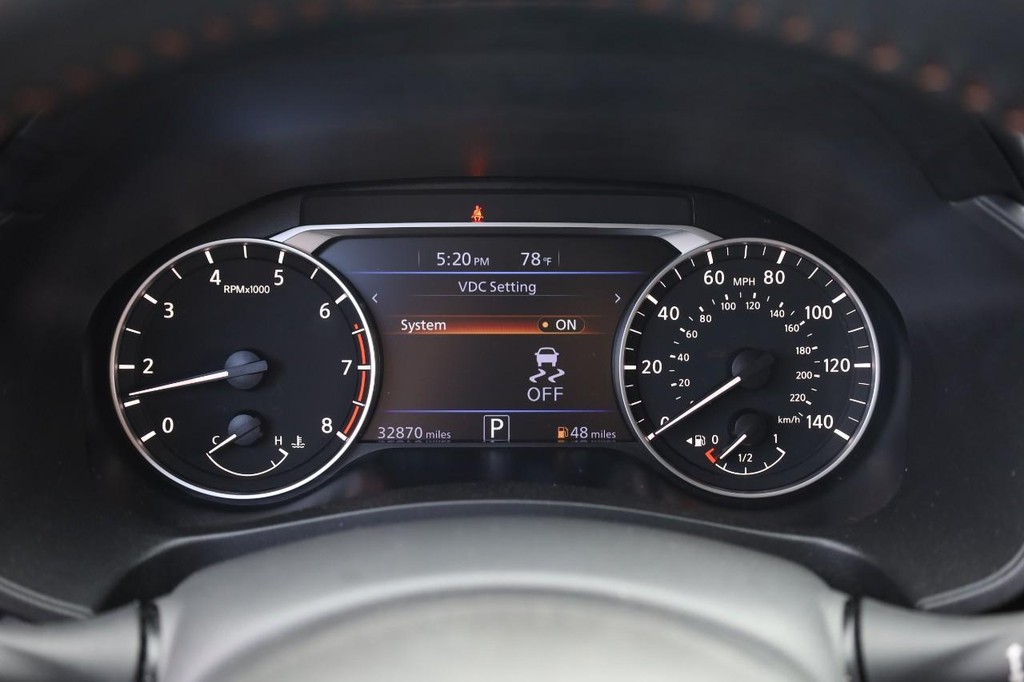 Nissan Altima Vehicle Image 11