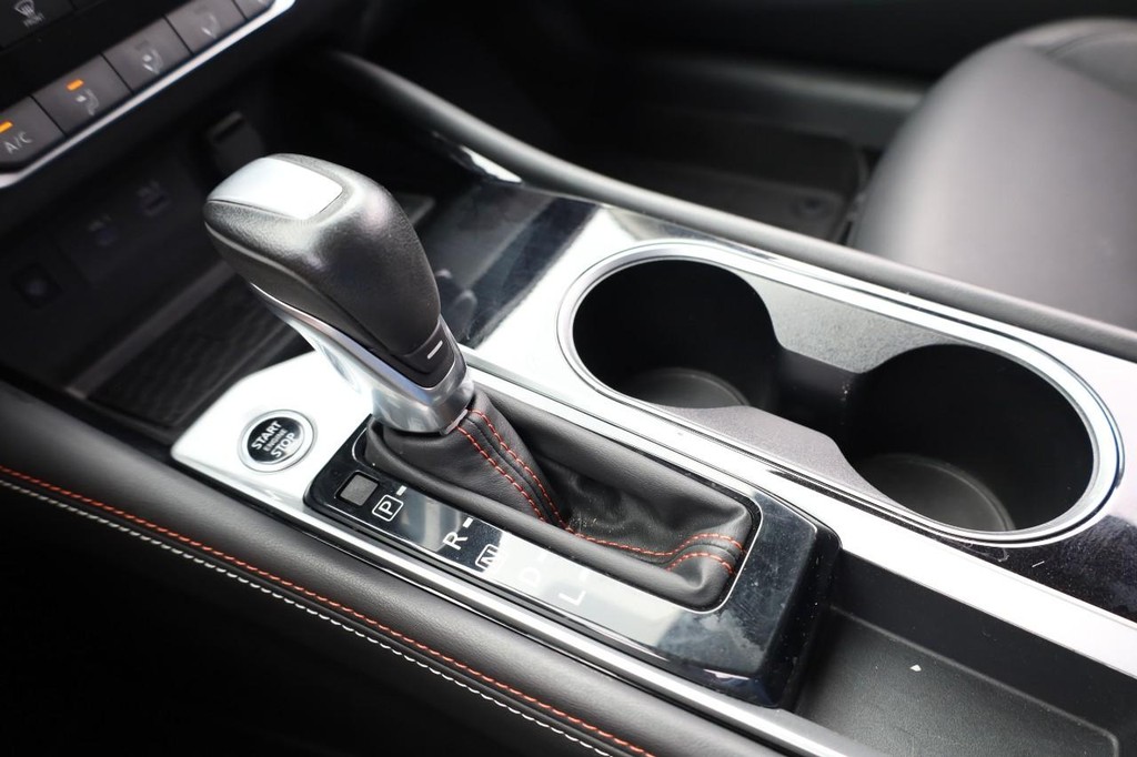 Nissan Altima Vehicle Image 17