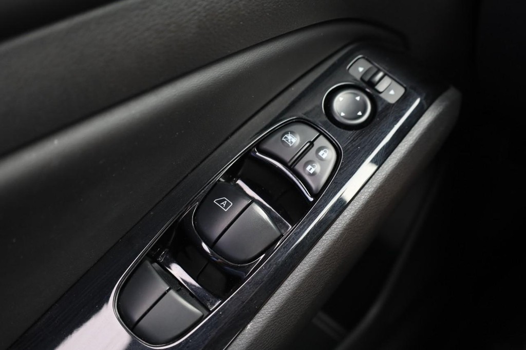 Nissan Altima Vehicle Image 19