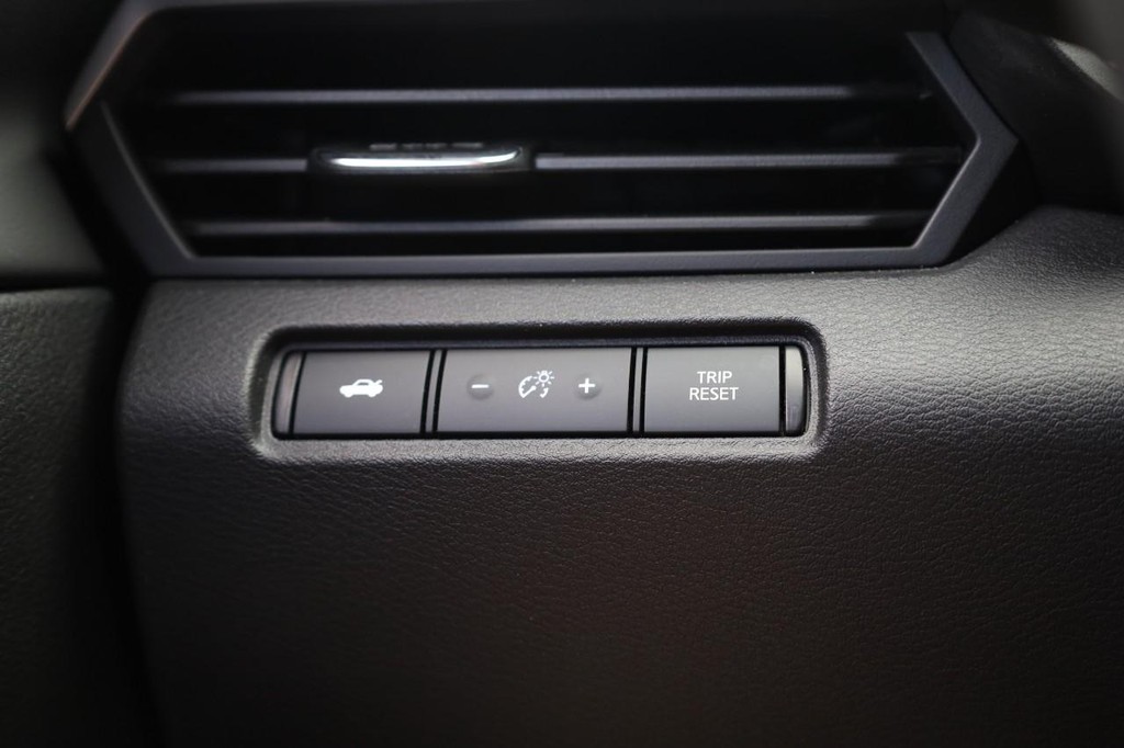 Nissan Altima Vehicle Image 20