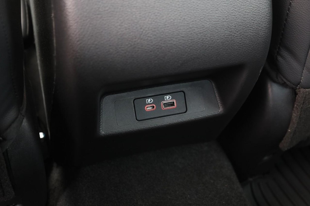 Nissan Altima Vehicle Image 22