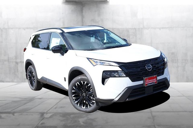 Nissan Rogue Vehicle Image 02