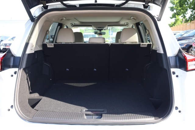 Nissan Rogue Vehicle Image 07