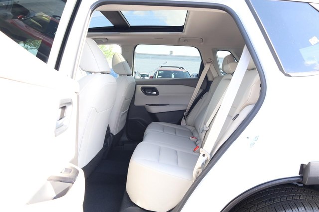 Nissan Rogue Vehicle Image 22