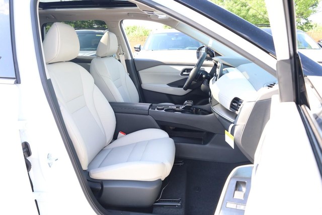 Nissan Rogue Vehicle Image 26