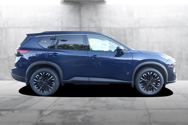 Nissan Rogue Vehicle Image 05