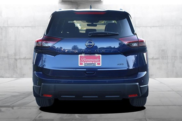 Nissan Rogue Vehicle Image 06