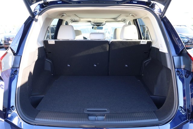 Nissan Rogue Vehicle Image 07