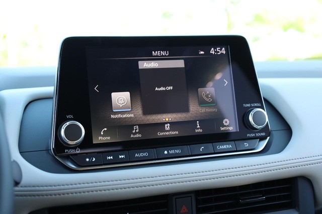 Nissan Rogue Vehicle Image 13