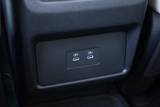 Nissan Rogue Vehicle Image 23