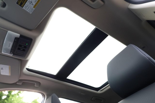 Nissan Rogue Vehicle Image 09