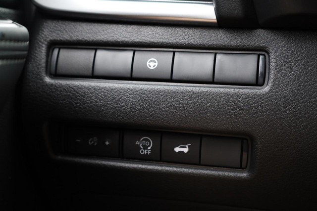 Nissan Rogue Vehicle Image 20