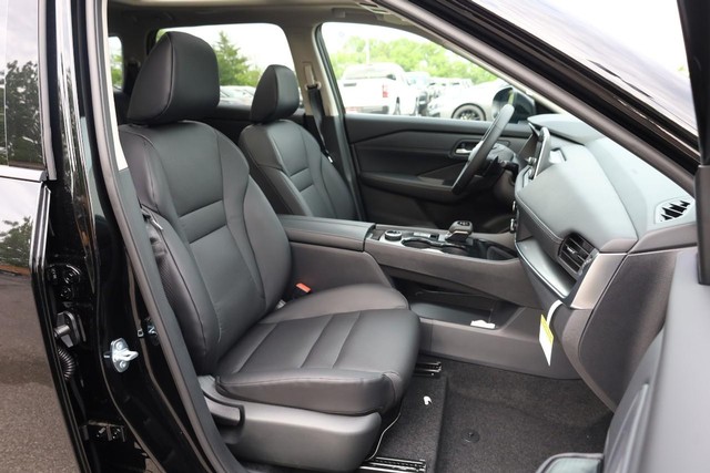 Nissan Rogue Vehicle Image 26
