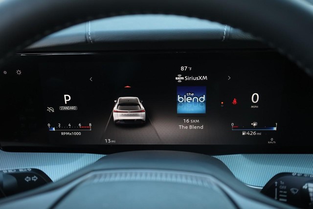 Nissan Murano Vehicle Image 12