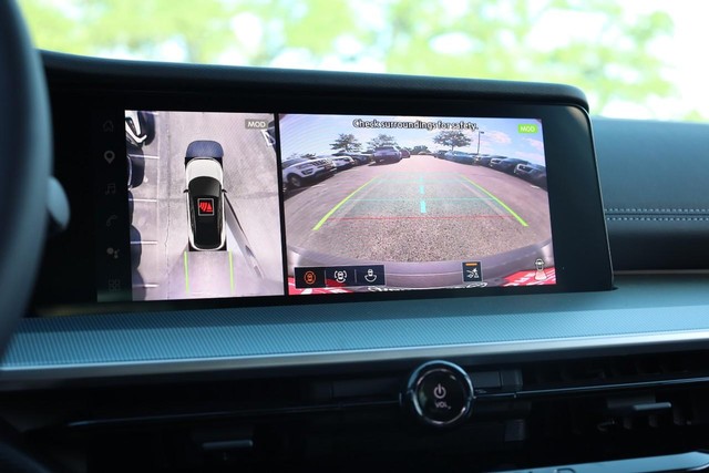 Nissan Murano Vehicle Image 15