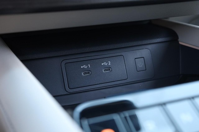 Nissan Murano Vehicle Image 18