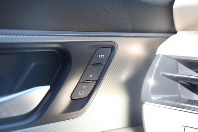 Nissan Murano Vehicle Image 22