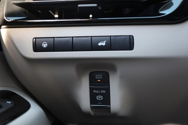 Nissan Murano Vehicle Image 23