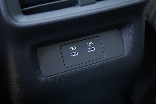 Nissan Murano Vehicle Image 26