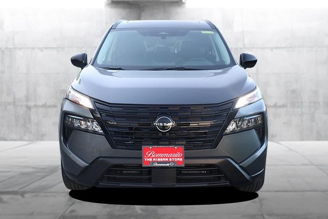 Nissan Rogue Vehicle Image 04