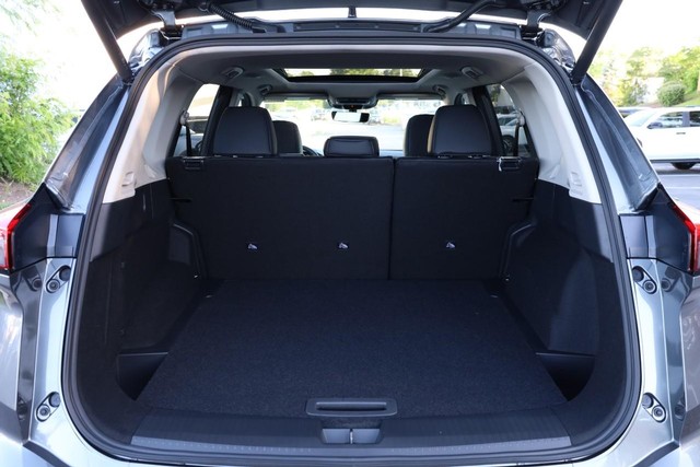 Nissan Rogue Vehicle Image 07