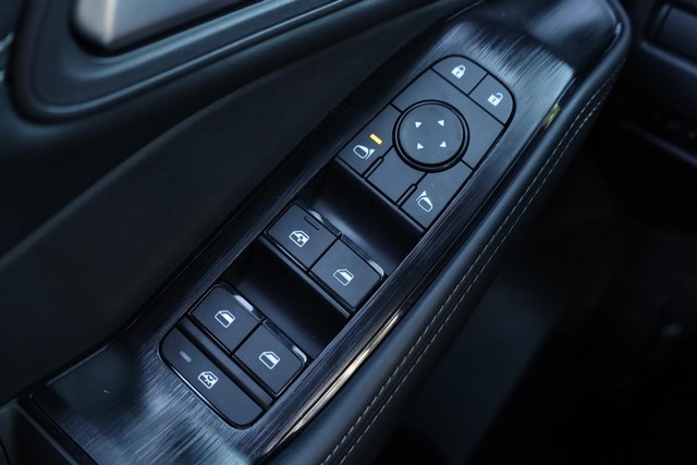Nissan Rogue Vehicle Image 19
