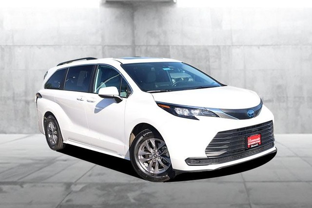 Toyota Sienna Vehicle Full-screen Gallery Image 2