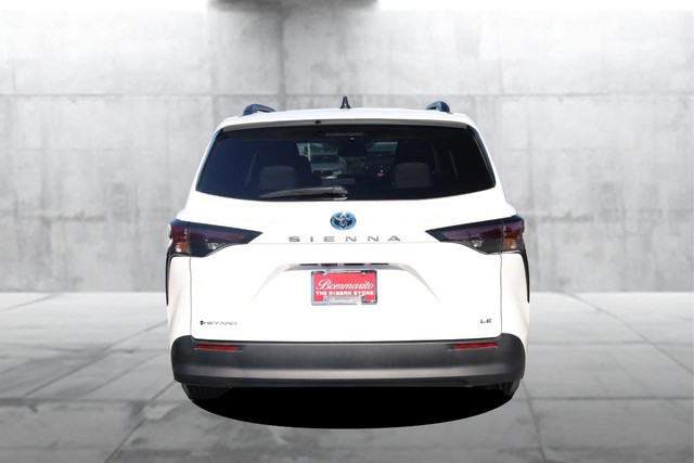 Toyota Sienna Vehicle Full-screen Gallery Image 6